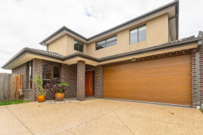 Four Bedroom Modern house in Glen Waverley